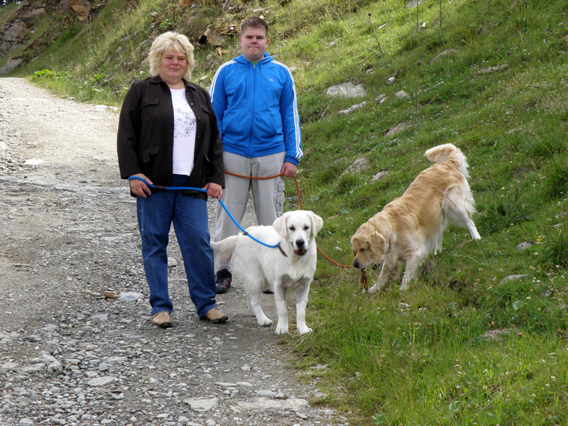 Anouk & Sandro beim Spaziergang